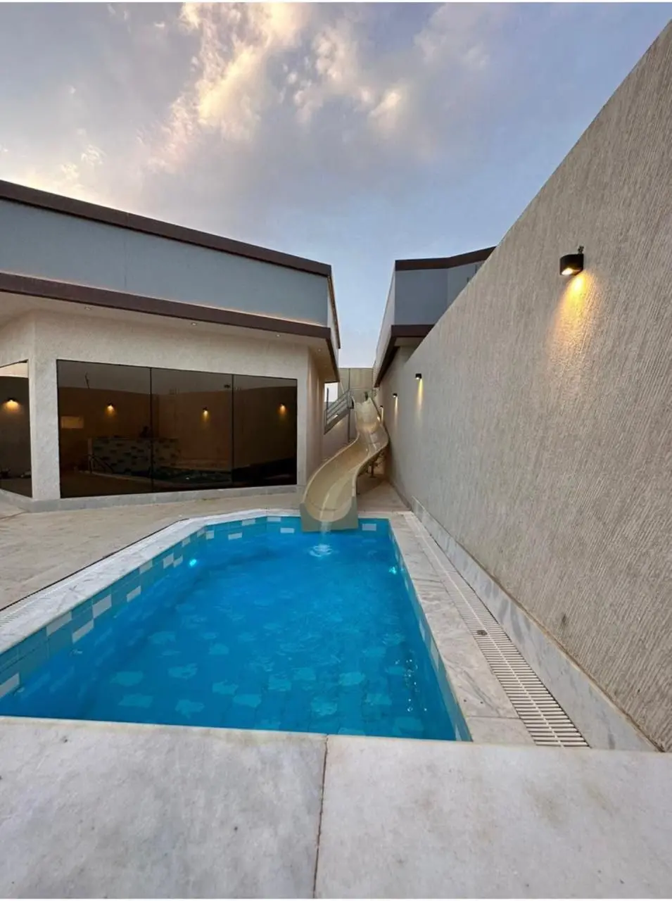 صورة من معرض ليون شاليه