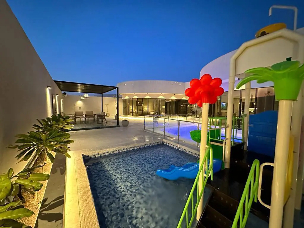 صورة من معرض ليون شاليه