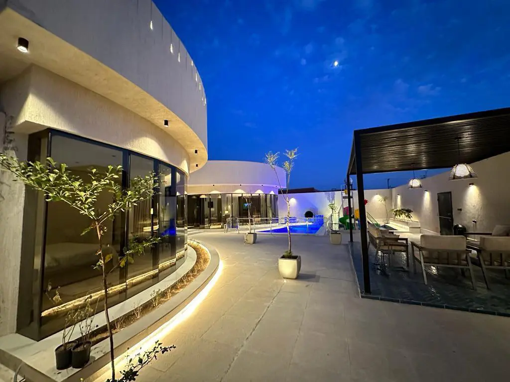 صورة من معرض ليون شاليه